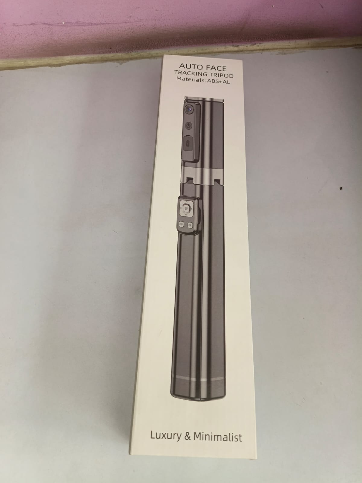 AUTO FACE TRACKING TRIPOD